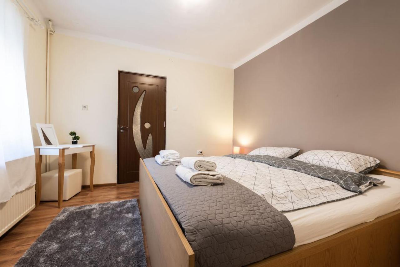 Cozy, Quiet & Family Friendly In Arad Apartment Exterior photo